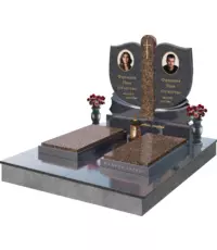 Мемориальный комплекс «Предчувствие» с плитами и плиткой - заказать по выгодной цене | Камень Гарант