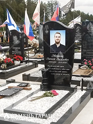 Фото памятника на могилу Памятник по индивидуальному проекту